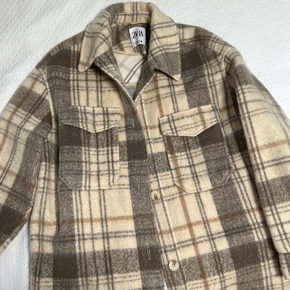 Zara- Plaid Overshirt - Picture 2 of 4